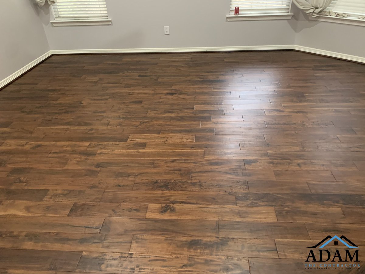 AdamContractor's tweet photo. Our client has some serious allergy issues, so she decided to remove all of the carpet in her house and replace it with hardwood floors.
#adamthecontractor ⁣⁣
#hardwoodflooring ⁣⁣
#dallastexas ⁣⁣
#realestate⁣
#realtor https://t.co/Q5Bs9dIgvu
