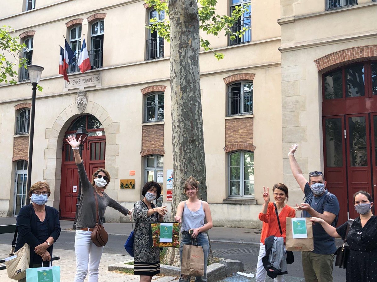 CitronTeam's tweet photo. Livraison des Pompiers du 15eme par les équipes de la @CitronTeam 
@PompiersParis #COVID19 https://t.co/h9GgJEoTQO