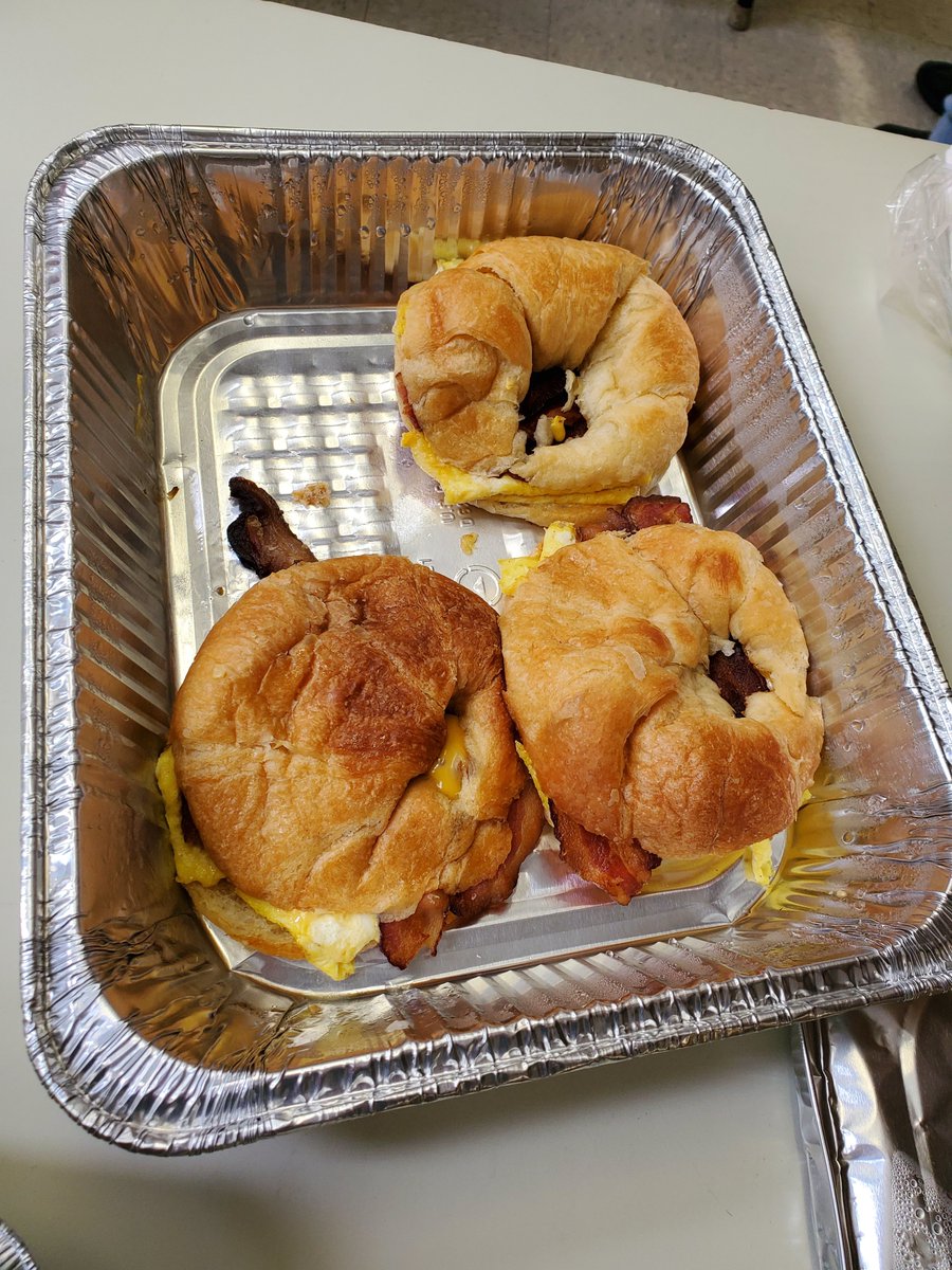 RitFitNutrition's tweet photo. Thank you @RitenourNEA for the breakfast goodies this week! Bagels &amp; yogurt parfaits from @panerabread on Monday &amp; croissant sandwiches from @sweetspotcafe1 on Wednesday! Yumm!😋 The staff was very appreciative! https://t.co/SwIslymNRJ