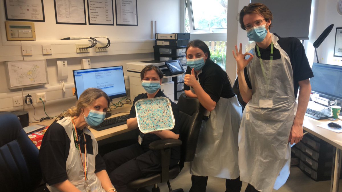 WhyBLEACH's tweet image. I felt like clapping for the NHS wasn’t enough so I donated some cakes 🤷🏾‍♂️ #SupportTheNHS