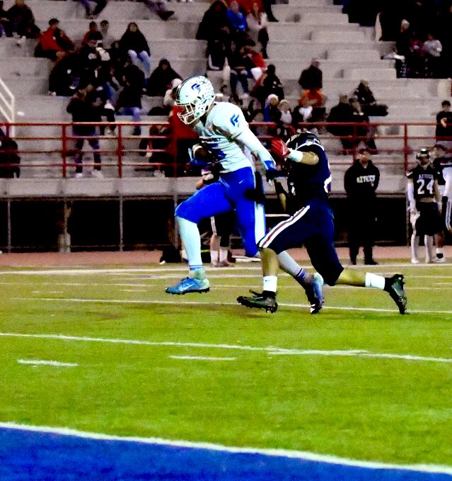 coach_hales's tweet photo. Fired up for and proud of @TORREYFOOTBALL TE @KimWbrandonk on committing to continue to play ball at the next level for @UCDfootball! #TorreyPride #TunnelVision #OnceATorreyAlwaysATorrey #GoAgs https://t.co/veNtqUyB6S