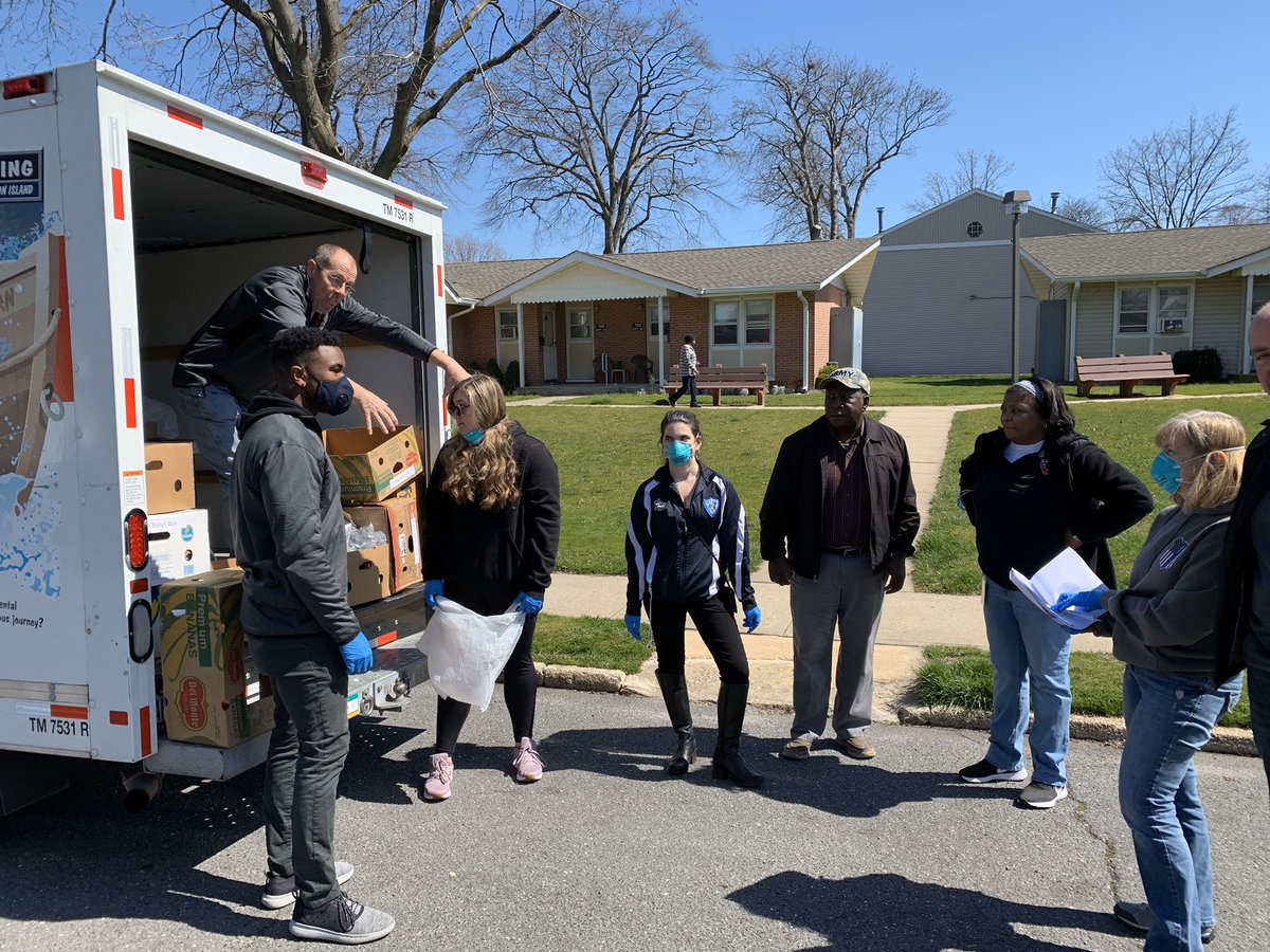 _MOPAL's tweet photo. Shout out to our volunteers for all your hard work in the past and through these tough times 💯❤️

We wouldn’t be able to do what we do without you all 🙏

#mopal #wearepal #keepingkidsfirst #inthistogether #wegotthis #staysafe https://t.co/qNbOvsbO6d