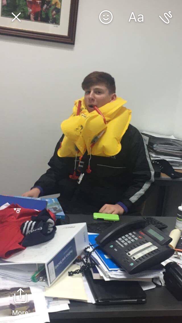 GASPlutocracy's tweet photo. He’s just tryna stay afloat in these tough times ⁦@Munsterrugby⁩ https://t.co/PZglPGxJOB