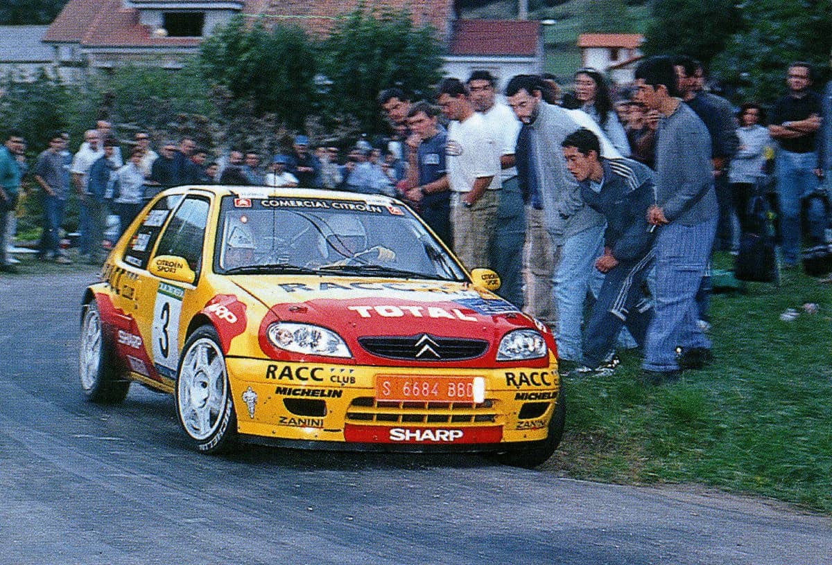 autoracing_esp's tweet photo. Dani Solá on Tarmac! 🚀
🚘 Citroen Saxo Kit Car
👥 Dani Solá 🇪🇸 - David Moreno 🇪🇸
🏁 Rally Caja Cantabria - Ayto Santander 2001 🇵🇱
#CitroenSaxoKitCar #DaniSola #SaxoVTS #RACC
#AutoRacingESP🔰 #MotorSport #RS #RacingCar
https://t.co/85HhNLrlwx https://t.co/gbcV0NBTxv
