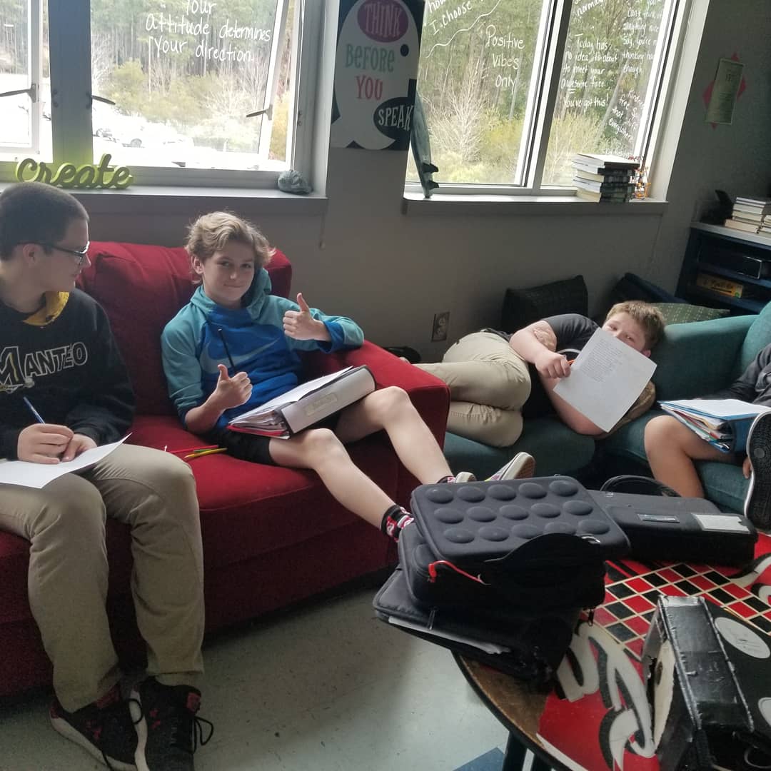 Triva08's tweet photo. I'm heartbroken about not going back to school. 💔 I miss hearing my kids collaborating, their silliness & laughter. I miss everything about my kids. Feels like we got ripped off!
#missmyschoolkids #heartbroken #dooverplease https://t.co/5hw7sODZOB