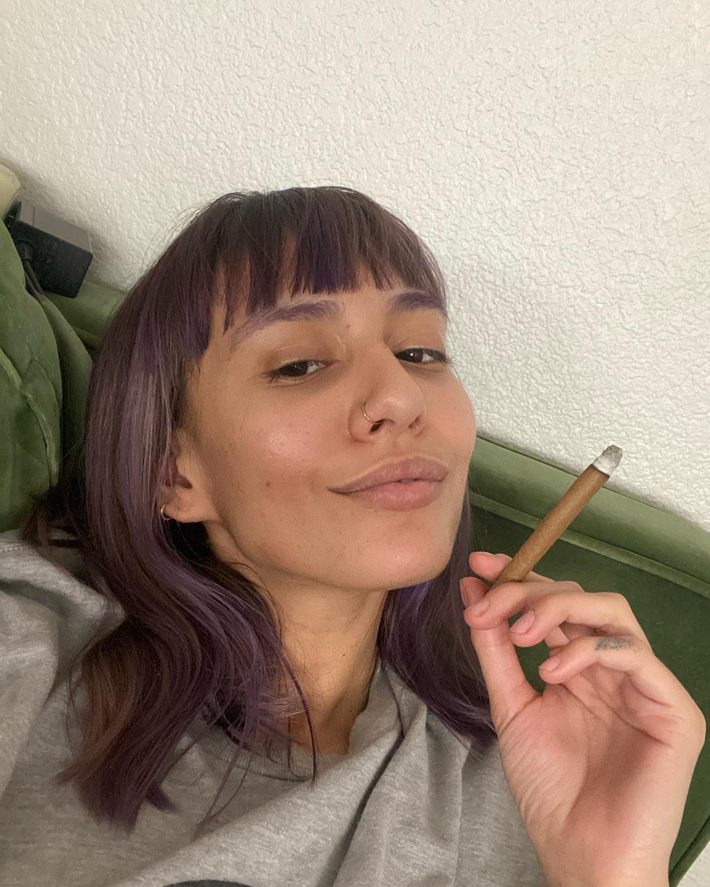 2 pic. ive been looking so good without makeup on lately https://t.co/V7wkvgSDOc