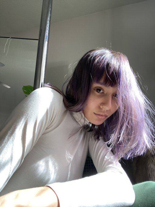 ive been looking so good without makeup on lately https://t.co/V7wkvgSDOc