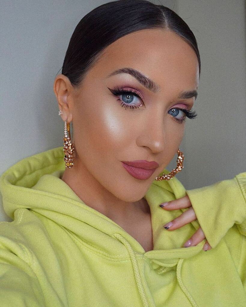 OFRA Cosmetics tweet media