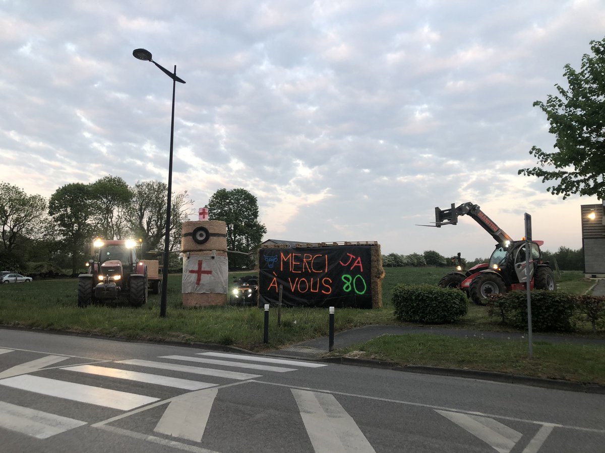 AultSt's tweet photo. JA80 Se mobilise !!!

Le canton de Ault, Saint Valery et Gamache, on voulu faire passer un petit message de soutien. Merci à tous les corps de métiers qui se mobilisent pendant cette période de confinement !!

Bon courage à toute et à tous !!!! https://t.co/DVl7695miY
