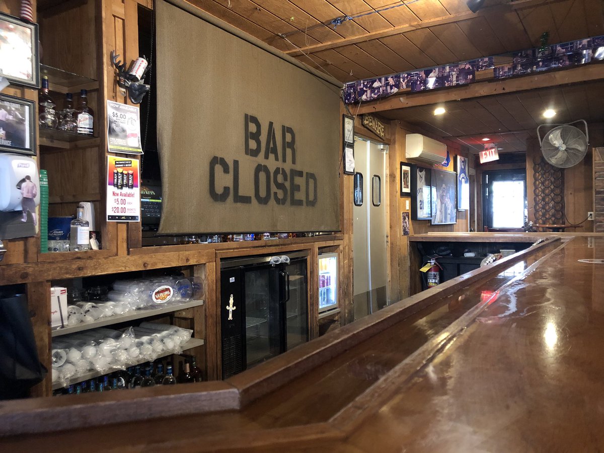 JacquelineMNie's tweet image. @TwoKeysTavern is still open! They’re selling make-your-own-packs of beer, liquor packages to make shots and fish bowls. You can also follow them on social media to play along in raffles and fish racing! @LEX18News