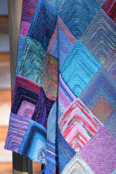 NicoletteSK's tweet photo. This is how I knit my Mitred Square Blanket.

#knittingsquirrel
#knitspiration #knits #knittingaddict #sockyarn #yarn #knit #knitting #knitdesign #lovetoknit #knittinersofinstagram #mitred #square
❤️
https://t.co/kDo0lOQhWA https://t.co/O35PmLxIjS