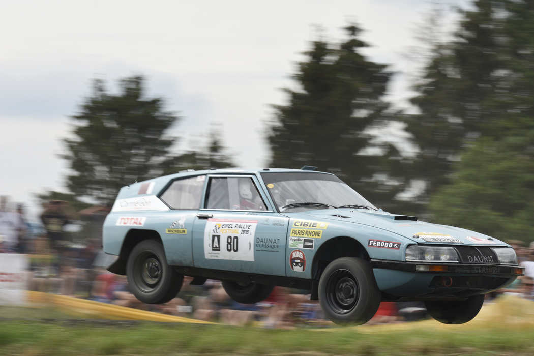 CarfolioS's tweet photo. Found this via a link from @Mike_M_Klotz 
#Citroen #SM #yumping https://t.co/p7CkvwHYBz