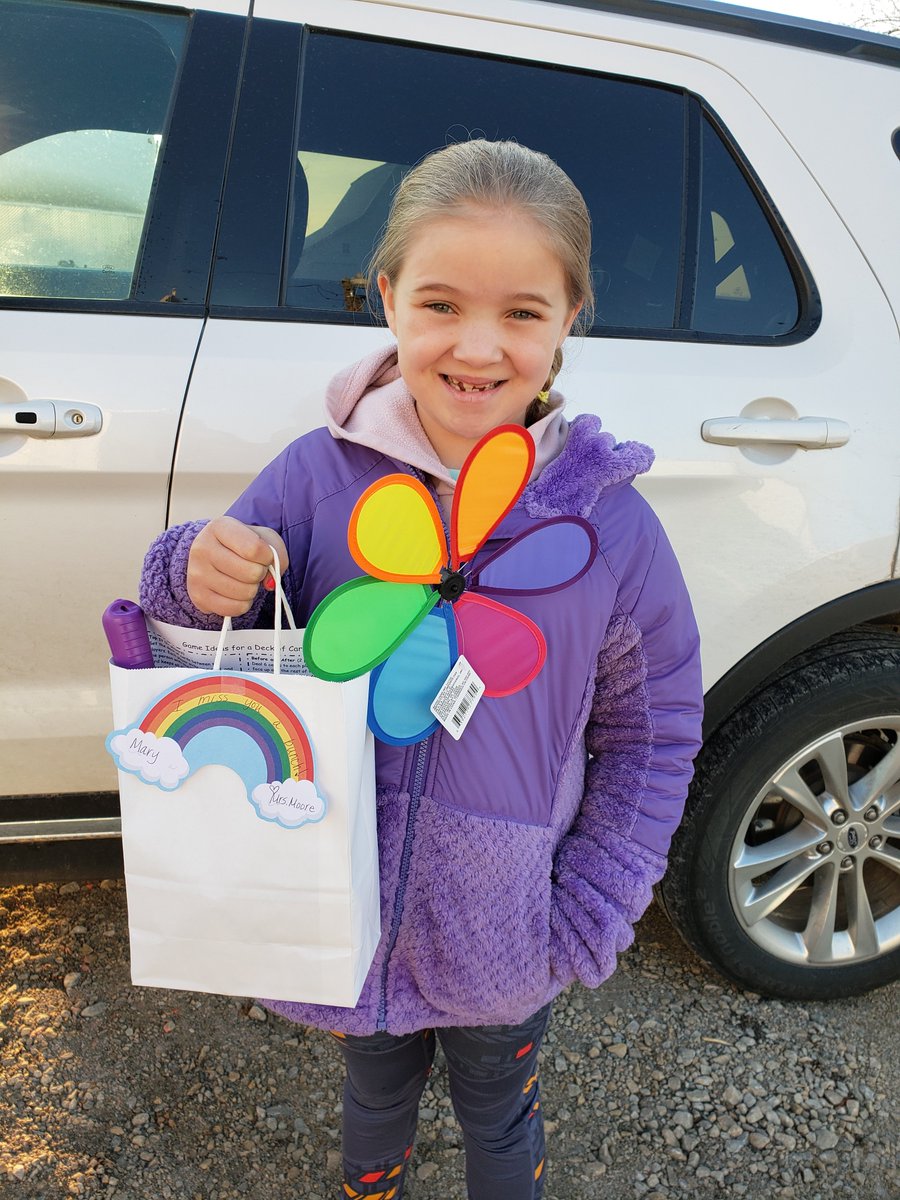 smoore2nd's tweet photo. It was so wonderful to see my students and drop off a bag of items to keep them busy. Wanted to give each of them a big hug,but knew we had to use social distance. Miss you all very much!#AldenPride #IFACadetPride https://t.co/dcJMOIz7Ik
