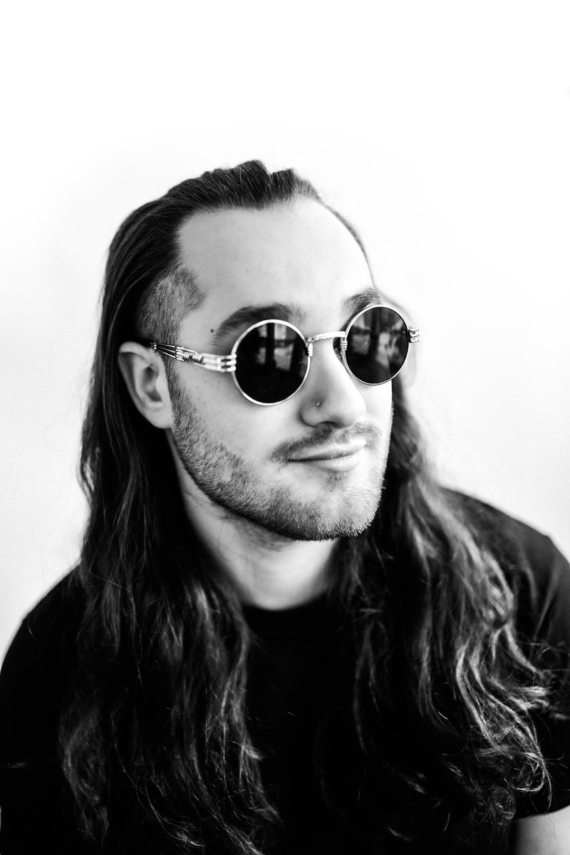 GrittyFromCle's tweet photo. Let me introduce you to the gritty...
.
@MordanJichael
.
That one dude who’s naked in the woods in that one picture.
.
📸: @PHARAOHvisuals
#JordanMichael #MordanJichael #LongHairJohnLennonWithTheShadesOn #NudeJesus https://t.co/BDWVpB35uF