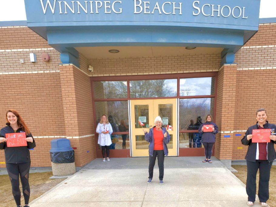 MissMarksMusic's tweet photo. To N.S with ❤️ #WearRedFriday @WpgBeachSchool https://t.co/5Msdp8ZyNY