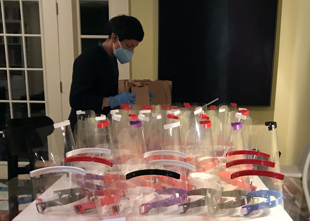 rossexoadams's tweet photo. Hi people. We need help from anyone who can afford to DONATE to support us in producing PPE face shields for HC and frontline workers in NYS. Pls see link to donate. 
👇👇 https://t.co/j5PZPej9Sa

*select 'Dean's Discretionary Fund/Face Shields'*

@BardCollege @Bard_EH @bardcce https://t.co/HZg8gdGzcW