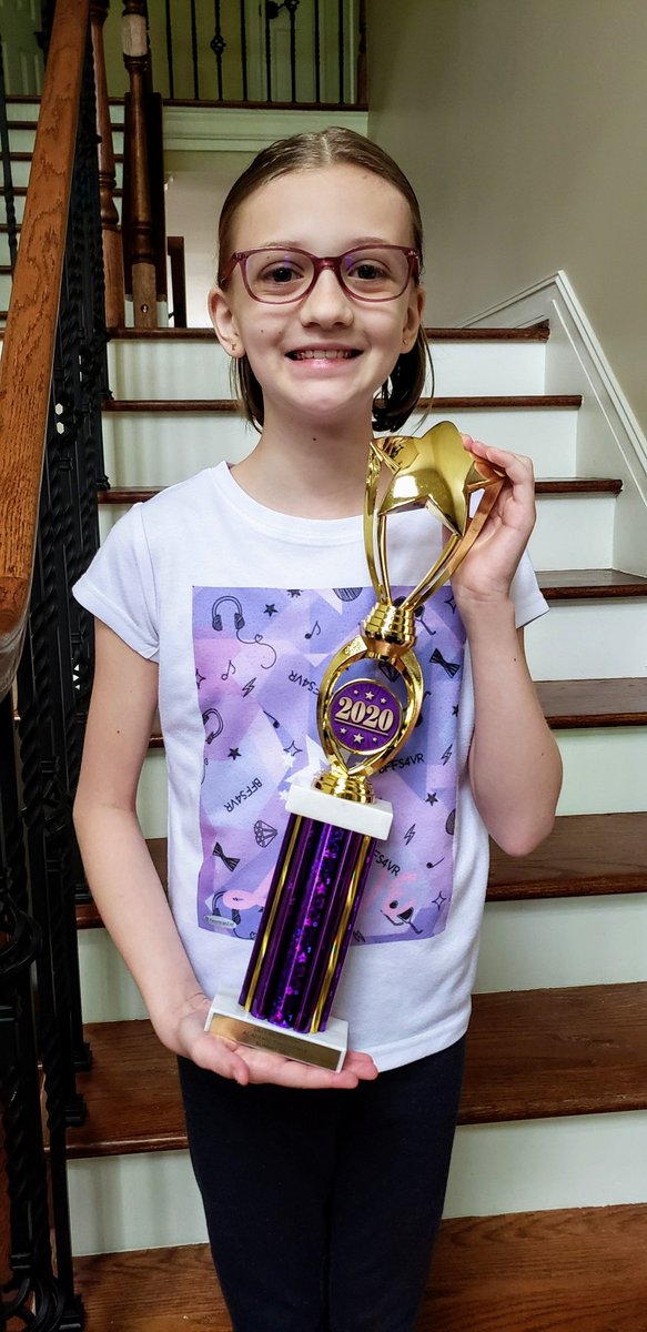 Danathompkins's tweet photo. Announcing...Summit Hill's 2019-20 "Yes, I Can" Award Recipient. The SHE Family is so proud of your hard work and accomplishments. Today we celebrate Lilly! @lorriebearden @melbherring @BlakeMcGahaFCS @MrsClevelandSHE @summithillhusky @SherryCP3 @MartieJones3 https://t.co/RZXTNKD281