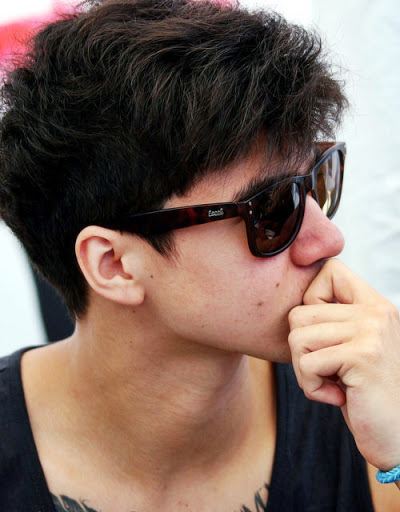 Calum hood in glassesA thread: