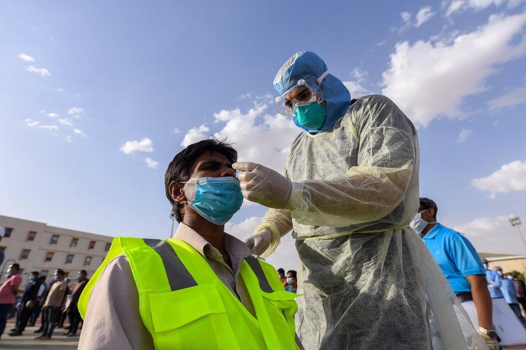 AJELNEWS24's tweet image. صور 🔴
.

.
شاهد جزء من أعمال المسح النشط الذي تجريه وزارة الصحة للأحياء في مدينة الرياض للوقاية من فيروس كورونا .
.

.