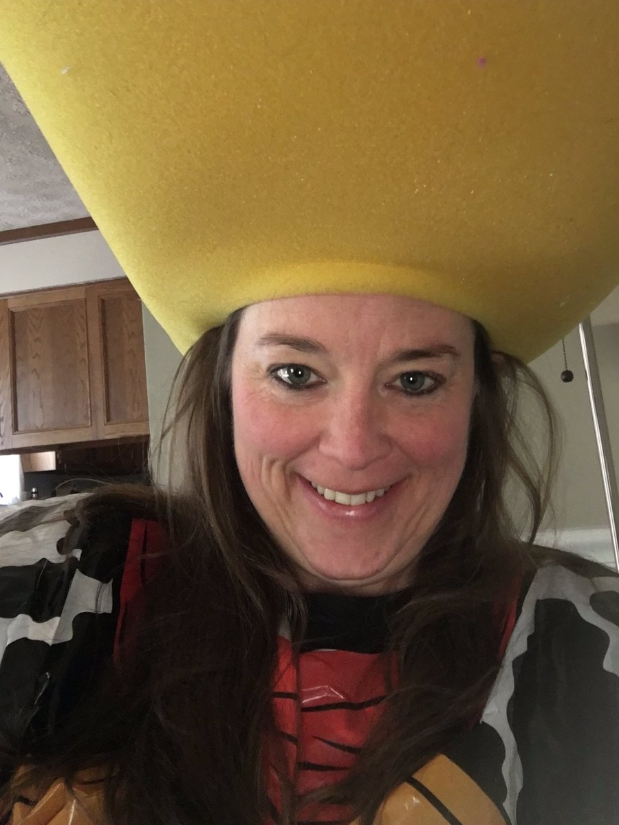whitaker_wolves's tweet photo. Great to see all the super hero’s today! I’m ms western whitaker! I take care of animals!🐶🐨🐯 https://t.co/kdaJnyXII0