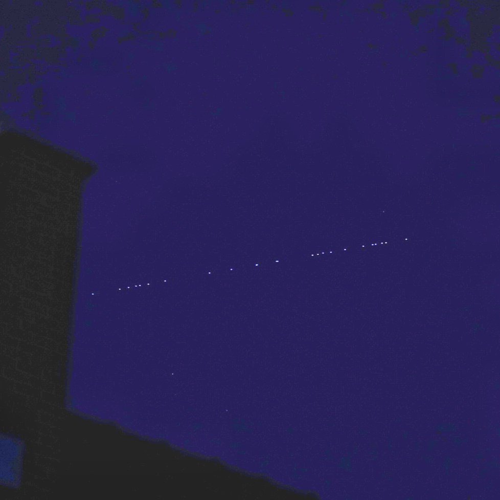 HansVerscheure's tweet photo. Vandaag met foto in #kortrijk  #Starlink6 //@frankdeboosere https://t.co/oqU8CVpzWI