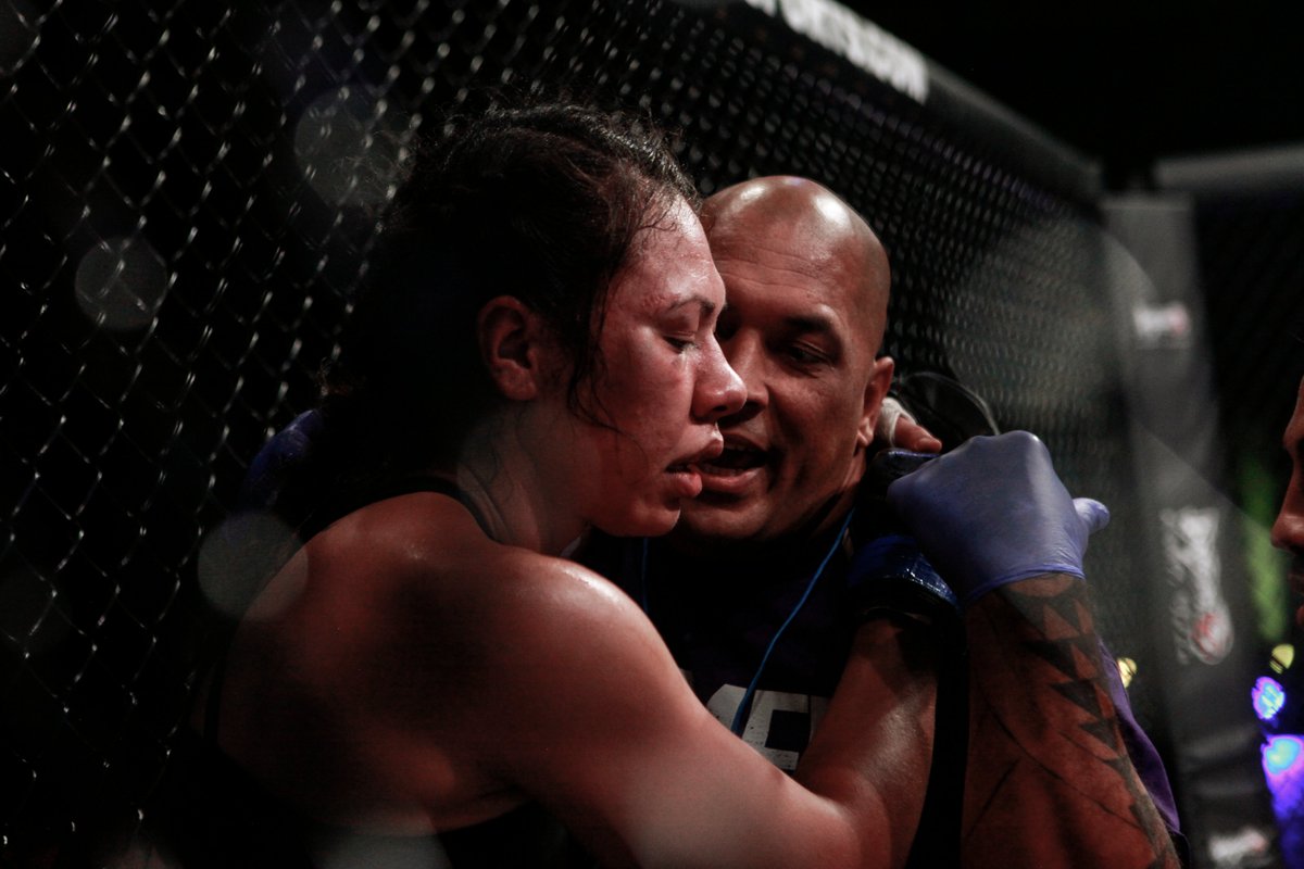 InvictaFights's tweet photo. On This Day: @RaquelPaaluhi ran her winning streak to three with a decision win over Ediane Gomes in a bantamweight fight that earned FOTN honors at #InvictaFC12! https://t.co/UJ7ReuDhxF