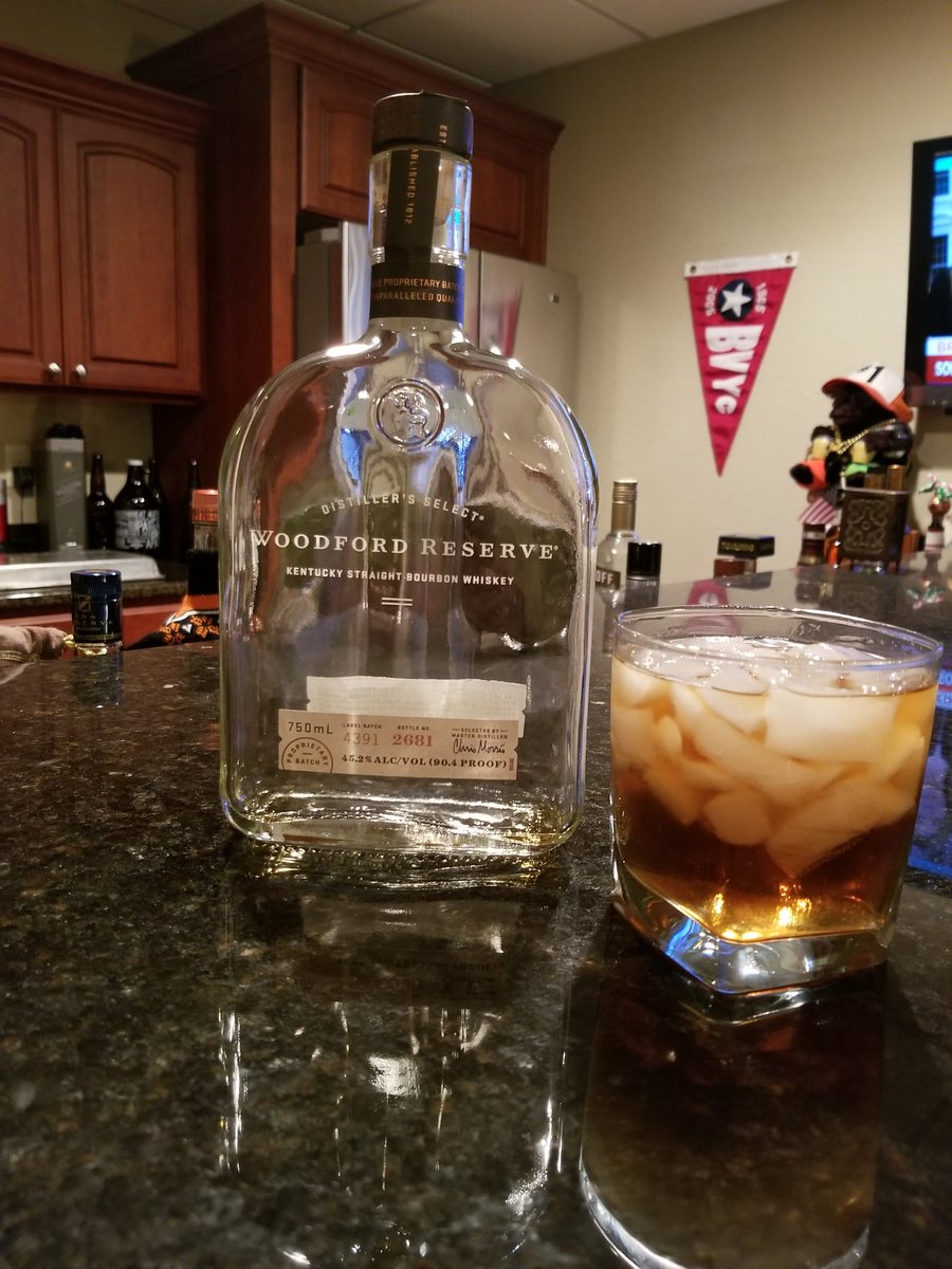 randyguy1258's tweet photo. I need to switch brands. I should be working on equipment. It was a tough day at work. #Dekalbcorn #Woodfordreserve https://t.co/0OZiU1JugH