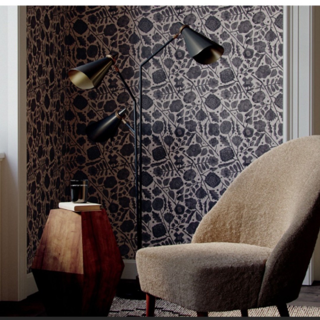 SteelyardAccess's tweet photo. This #wallpaper is definitely a top #HighPointAtHome #designcrush! The Pernelle @lemieuxetcie pattern for @york_wallcoverings blends #folkart #midcentury & #woodblock motifs into a design that we predict will be flying off the virtual shelves this spring and beyond.. https://t.co/4g37GPDI1A
