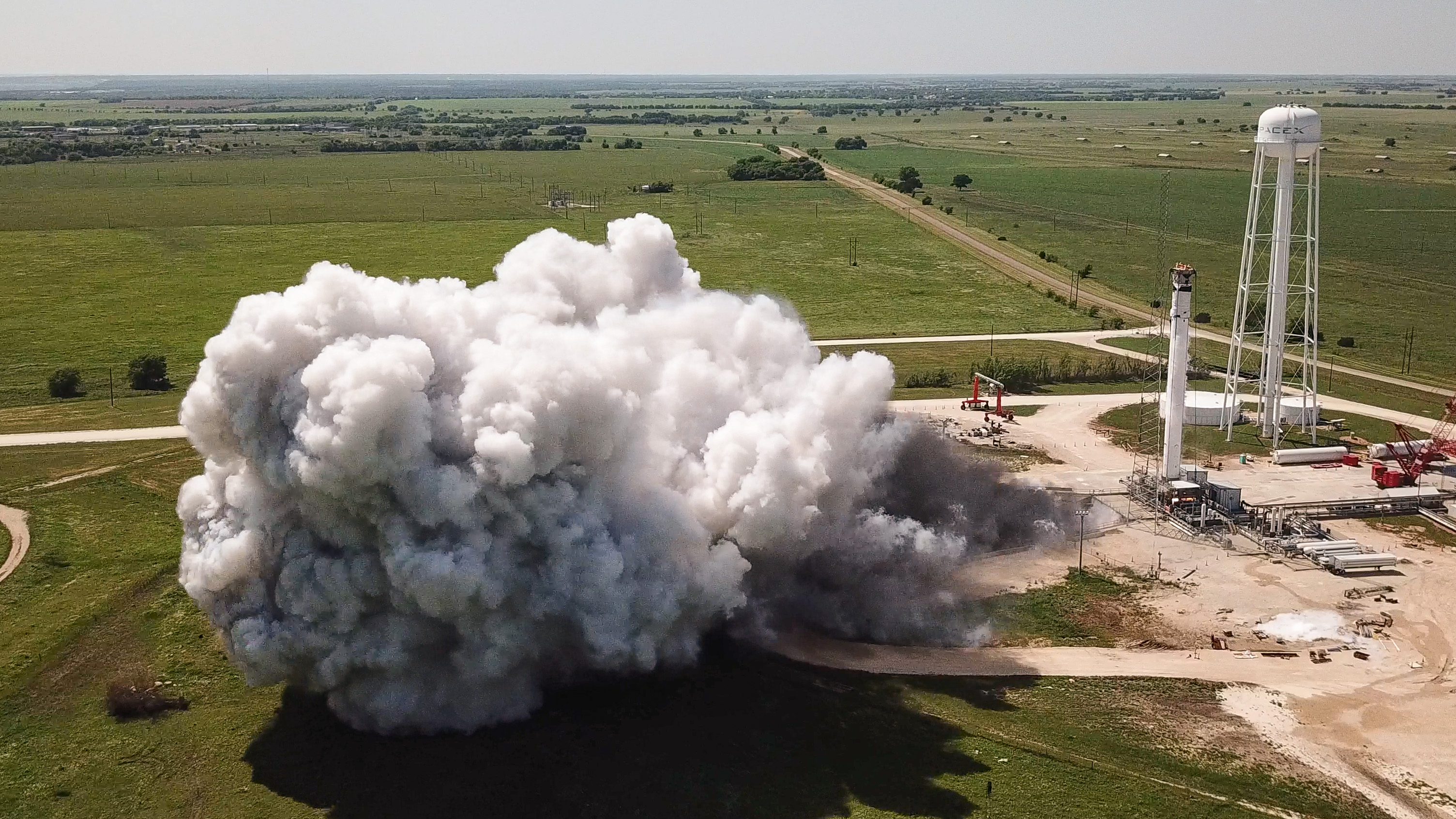 [SpaceX] Stock de premiers étages - Page 3 EWZ_w1BUcAAZAl4?format=jpg&name=4096x4096