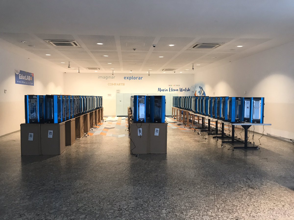 EstebanEdgardo's tweet photo. Hoy en el predio del @MuseoMalvinas y @EducacionAR Educación, @trottanico Trotta y de @CulturaNacionAR, Tristán Bauer, inauguramos #EducLAB. El proyecto tiene más de las 1000 impresoras 3D funcionando para producir máscaras de protección para personal esencial. https://t.co/1LZmI4DStR