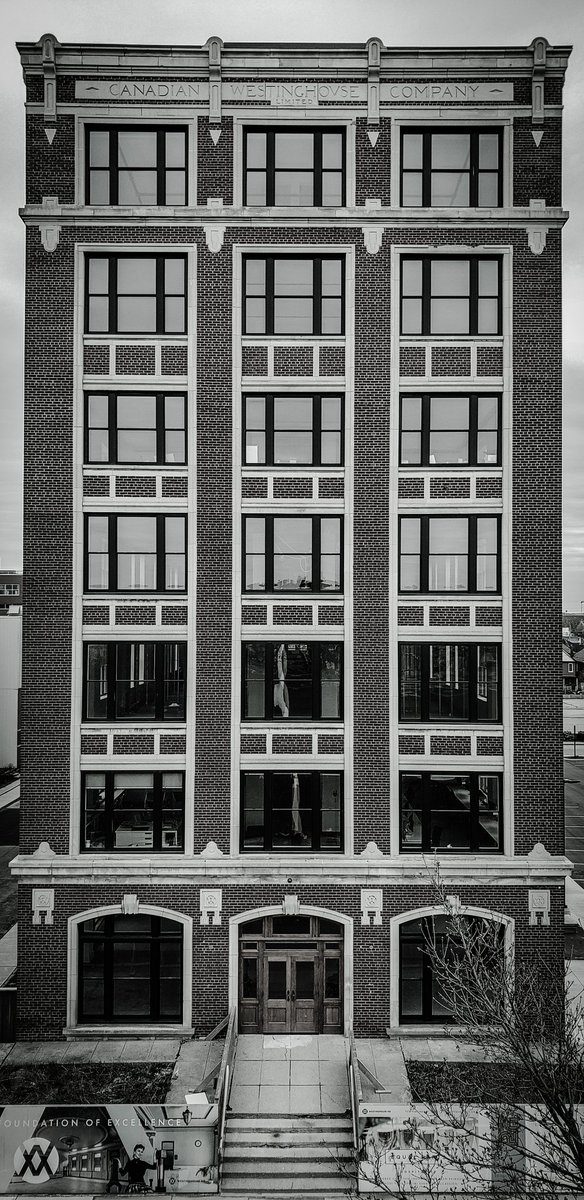 MarkAlanStrang's tweet image. Working across from the historic Canadian @WestinghouseHQ today and snapped these photos. My Grandparents worked and met each other here in 1947. If this building didn't exist, neither would I. Thats how I look at it. #Hamont #Westinghouse