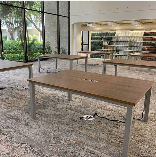 TableX_tables's tweet photo. Installation photos featuring the JUSTICE Series!! Talk about an upscale design with a robust frame for substantial surface areas. Butcher block tops, standing height, and industrial castors are just a few of the many options.  #MadeInAmerica               https://t.co/N5hj2I7dkY https://t.co/TrsHSPQ42j