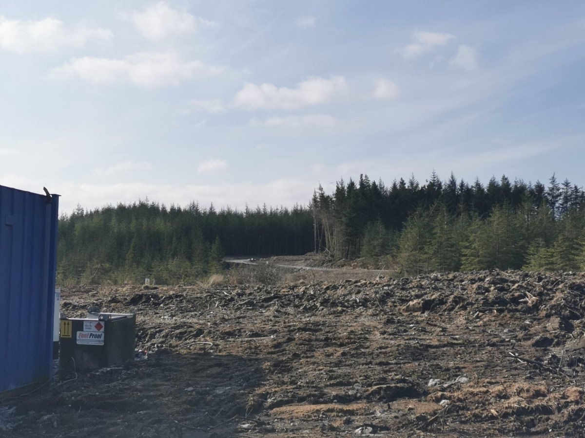 1/ The saturation & butchering of  #Donegal's landscape with massive industrial wind turbines to enrichen big developers continues unabated.Work commencing on  #HenHarrier territory at An Bord Pleanála approved  #Meenbog windfarm at iconic  #BarnesMore Gap.Pics via  @finnvalleywind: