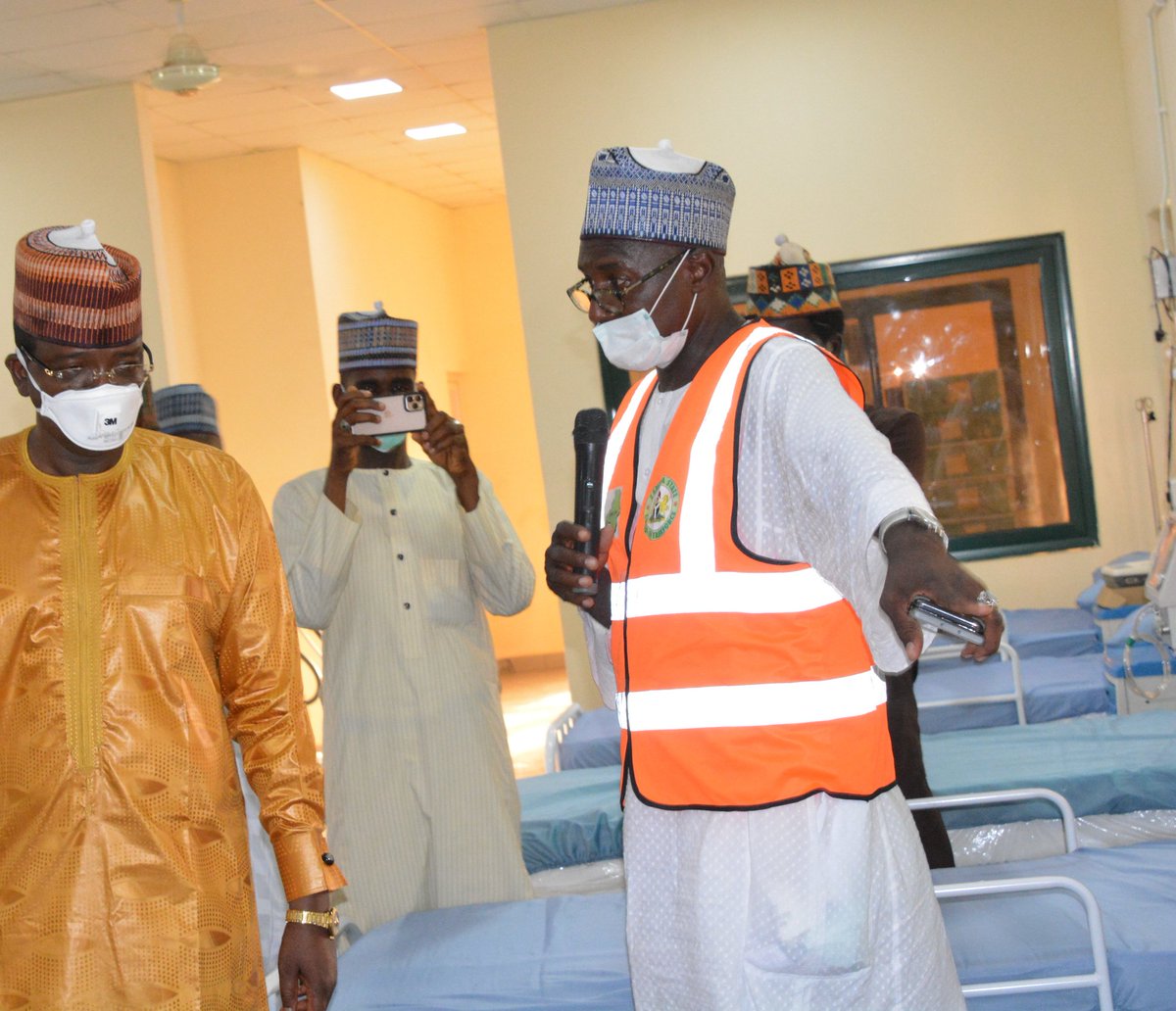 Bellomatawalle1's tweet photo. Today, I visited #covid_19 isolation center annex at Yariman Bakura Specialist Hospital where fully functioning ventilators were installed on each bed of the ward. We equally reserve over 80% of the supplied ventilators and other items with hope that we'd never get to use them. https://t.co/S2Pqs1Czze
