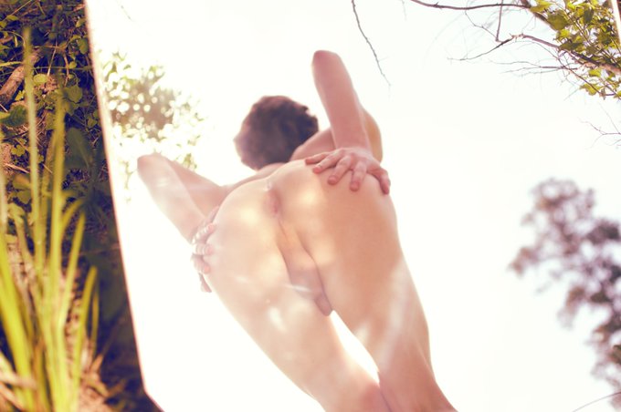 🍊slip and slide up my thighs 🍊 https://t.co/4Ln9slkRa2