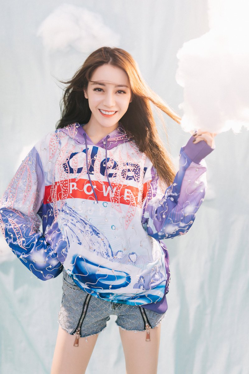 ddiliraba's tweet photo. 天南地北 我迪最美 #迪丽热巴 #热巴 #小迪 #胖迪 #dilraba #dilrabadilmurat #dilireba #dilirebadilimulati #fashion #pretty https://t.co/BwyiUVszU7
