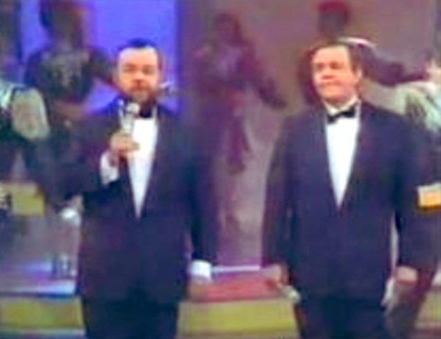 24 April ... “Pak de poen” is niet langer de referentie qua belachelijke TV #coronavirus #veiligheidsraad <a href="/vrtnws/">VRT NWS</a> <a href="/vanranstmarc/">Marc Van Ranst</a>