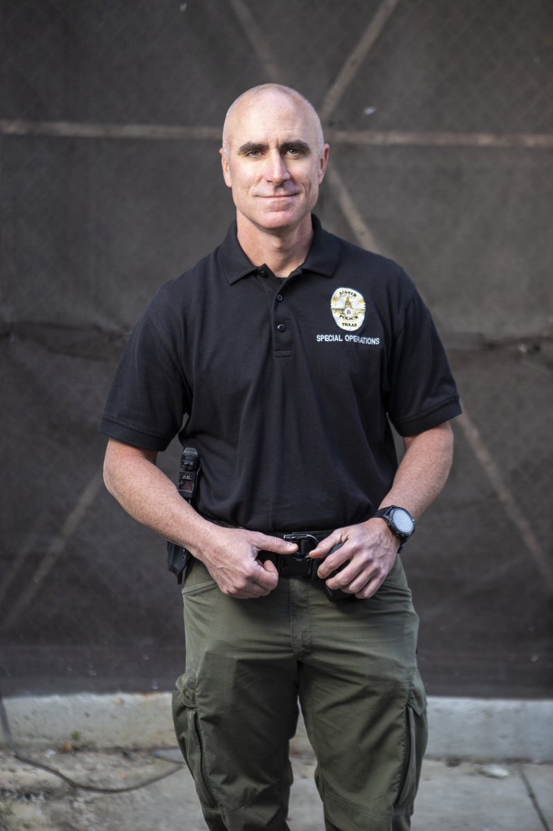 JoinAPD's tweet photo. Need something to watch? Check out “The Bomber” documentary on Hulu to learn how the APD Bomb Squad, Homicide Unit and SWAT team worked together with the FBI and ATF to track down “one of the most prolific serial-bombers in United States history.” #JoinAPD #TeamAPD #EOD #police https://t.co/UPb8pWIDuK
