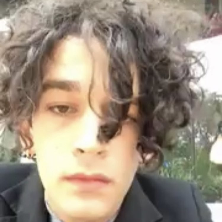 matty healy as “can you buy me pads” texts