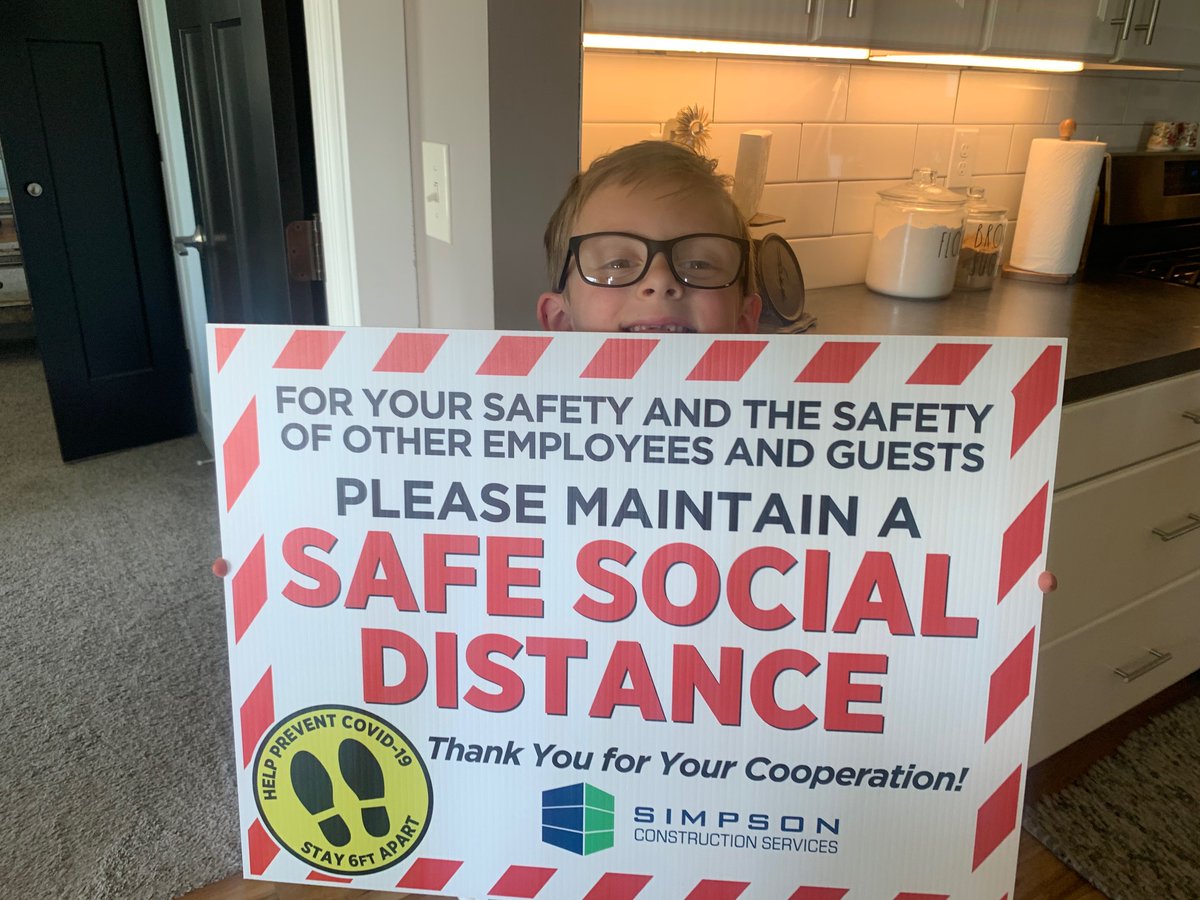 Simpson_const's tweet photo. Staying upbeat on this Friday! #funfriday #staysafe #cutestcoworkers #safejobsite #safetysignage https://t.co/FzgYgjkxGu
