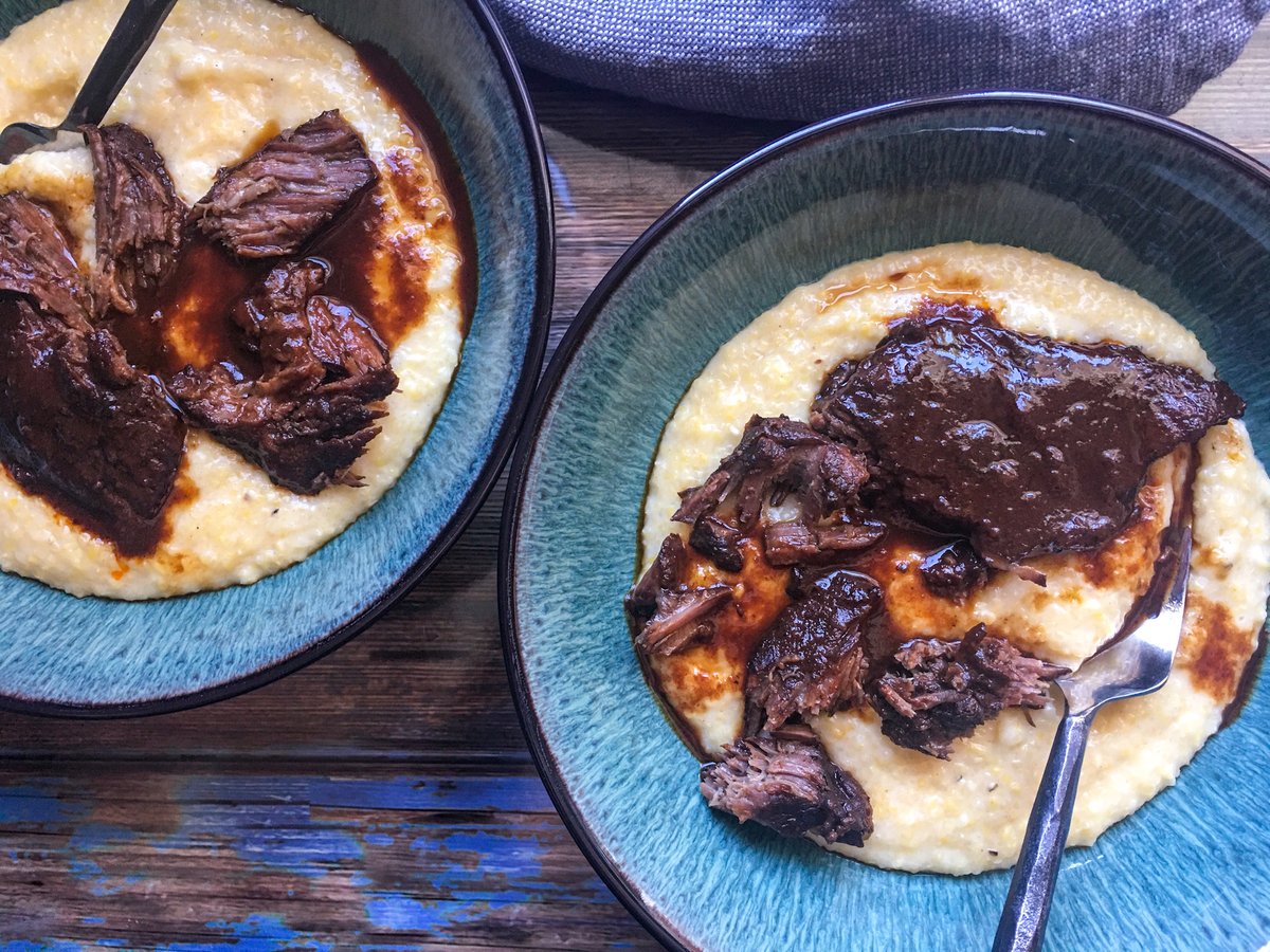 moveablefeast_j's tweet photo. Short Ribs Braised in Coffee Ancho Chile Sauce served over Creamy Polenta #FeastMode #QuarantineLife #ComfortFood

https://t.co/tgo0qJaMAu https://t.co/uXs9QBx8b9