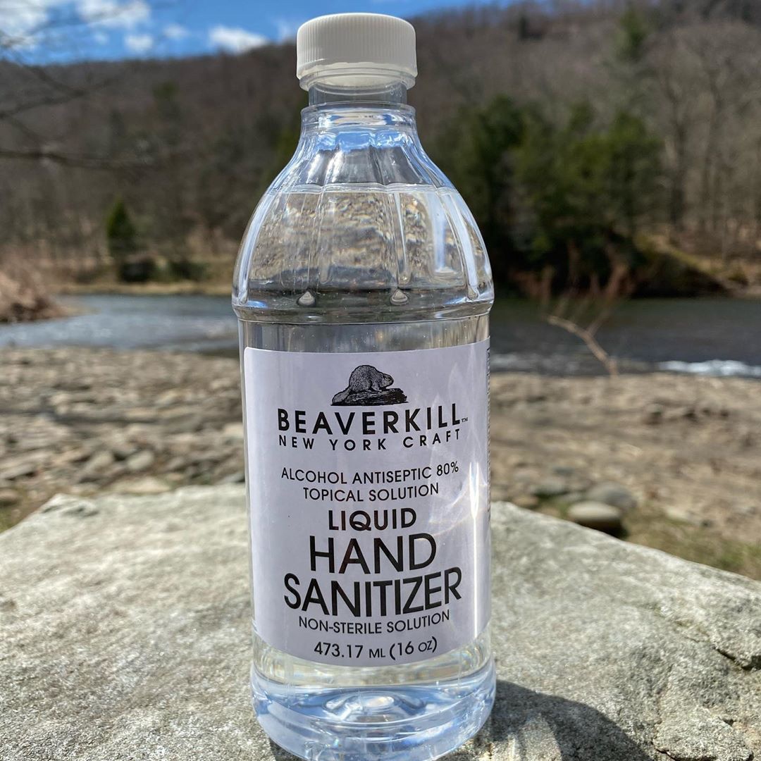 sullivancats's tweet image. Shoutout to @Bootlegger21 👏🏼 They've been working non-stop producing much-needed hand sanitizer 👍🏼 Support their efforts 🙌🏼 To purchase, stop by the Distillery Monday thru Saturday, 10am-6pm or purchase a 25-unit case online bit.ly/3eK46YG 

📸 @RoscoeCampsite