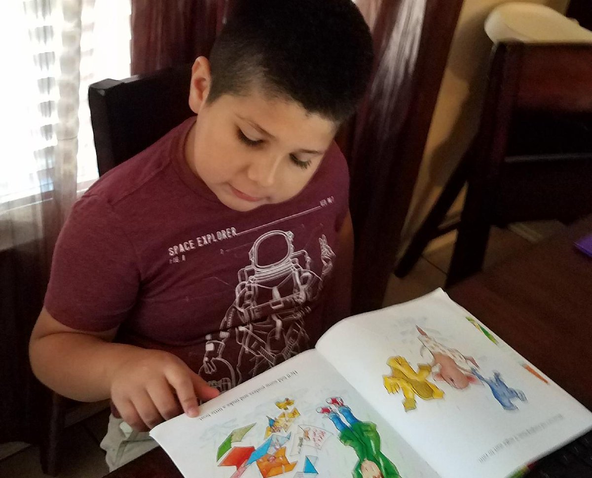 YolandaDeLaFlo2's tweet image. If Bryan G. gave me a brownie, I would be so happy! He has been busy reading all week! 📚👨🏻‍🎓💖 #AISDNationalLibraryWeek #WEbuilddreams @WilsonES_AISD #WeAreAldine @aldinelibraries @AldineISD