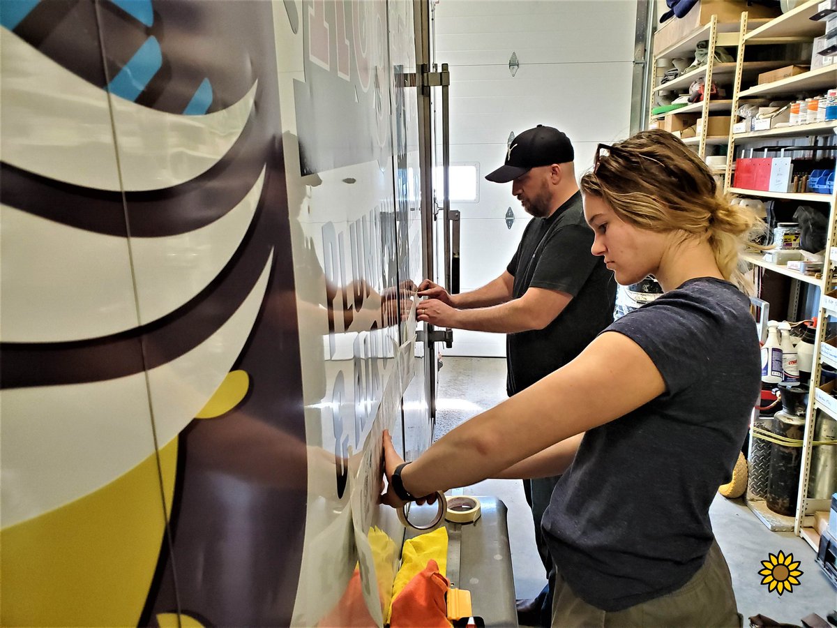 AltSigns's tweet photo. Job well done👍🏻 Finished decaling a trailer for Roger's Plumbing - contact them at the shown info for all your plumbing needs!
For all your sign and decal needs, you can reach us at 204-216-2019 or info@altsigns.ca
.
.
#decals #signs #advertising #workforce #squad #doitwell #done https://t.co/IpwWSFuvTT
