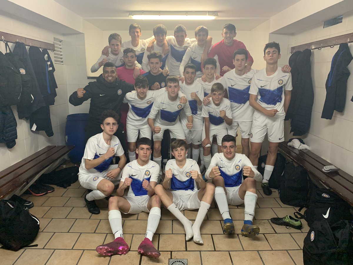 Finaliza hoy la temporada con el Infantil A, una gran temporada que nos sabe a poco. ⚽️
Toca descansar y desconectar del mundo del futbol, para llegar con mas ganas la proxima temporada.
#sempreendevant 💙🤍