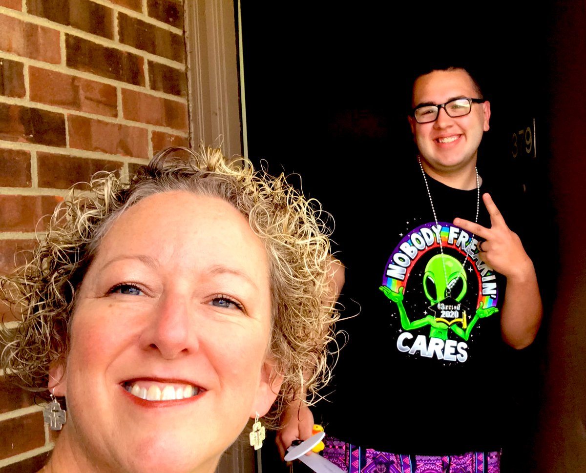 canoeing2's tweet photo. @sethhughes672 it was so great to see you this morning for your #seniorsign surprise! I’m so proud of you! #mchsseniors #mchs #grads #proudteacher #Classof2020 @MEADECOUNTYHIGH https://t.co/9Z2biFAMLx