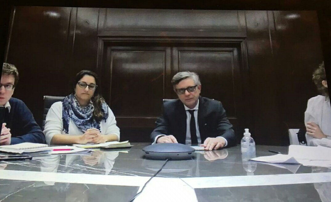 produccioncht's tweet photo. El ministro @LeaCavaco participó junto a referentes de provincias #patagónicas de la videoconferencia con el Sec. de #Industria @arielschale y @NDelCogliano
👉Actividades #exceptuadas
👉 #CuarentenaAdministrada
#UnPasoMás #EntreTodosNosCuidamos
#QuedateEnCasa https://t.co/iOql3a8zj5