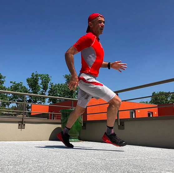 urun_fr's tweet photo. 💥Parole de confiné💥
Il court sur son balcon ! 💪
Retrouver l'interview de notre ami @ClercDenis alias #zinzinreporter" ! 😎 "zinzin" (mais pas fou ! ;)), en toute circonstance ! 😄
#runstoppable #restezchezvous
https://t.co/63KGEfEh7P https://t.co/jJjkoRFZQD