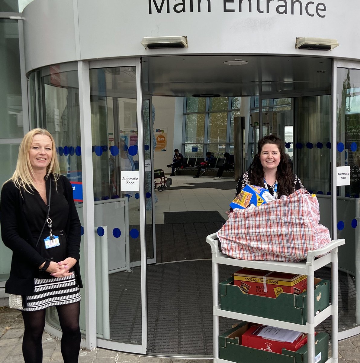 CCFC Commercial (@ccfccommercial) on Twitter photo Really proud to have been able to deliver boxes of crisps & sweets yesterday to the awesome @broomfieldnhs A&E dept.
These were kindly donated by <a href="/CCFCCommunity/">CCFC in the Community</a> <a href="/OfficialCCSC/">Chelmsford City SC</a> as <a href="/OfficialClarets/">Chelmsford City FC</a> wanted to show our huge respect & thanks to our <a href="/NHSuk/">NHS</a> 🌈
<a href="/meh_charity/">Mid Essex Hospitals Charity</a> @ClaretsSteve Really proud to have been able to deliver boxes of crisps & sweets yesterday to the awesome @broomfieldnhs A&E dept.
These were kindly donated by <a href="/CCFCCommunity/">CCFC in the Community</a> <a href="/OfficialCCSC/">Chelmsford City SC</a> as <a href="/OfficialClarets/">Chelmsford City FC</a> wanted to show our huge respect & thanks to our <a href="/NHSuk/">NHS</a> 🌈
<a href="/meh_charity/">Mid Essex Hospitals Charity</a> @ClaretsSteve