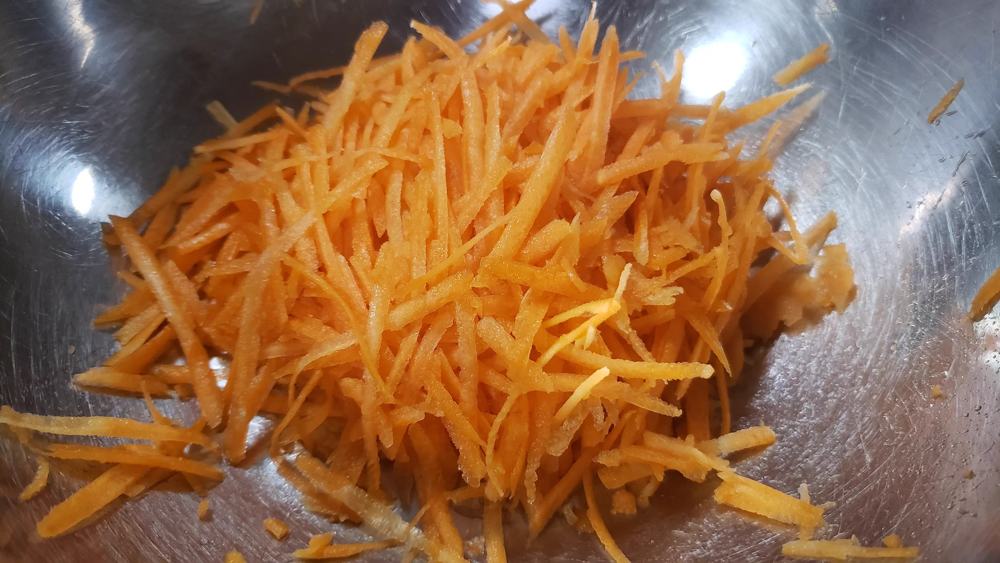 余ったニンジンをたくさん使える！？「無限ニンジンマヨサラダ」の作り方！